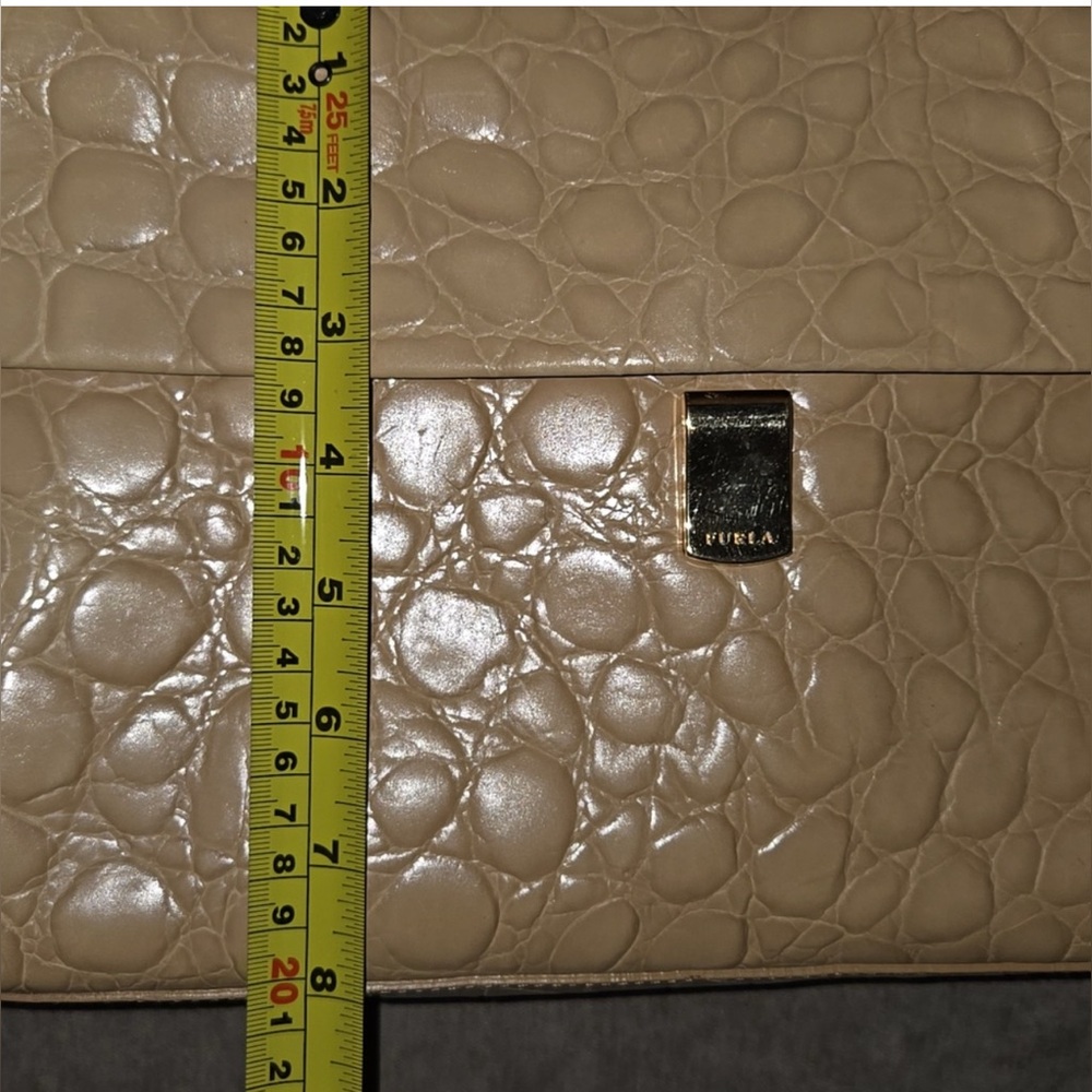Furla croc-embossed Elegant Tan Leather Shoulder Bag - Picture 10 of 11